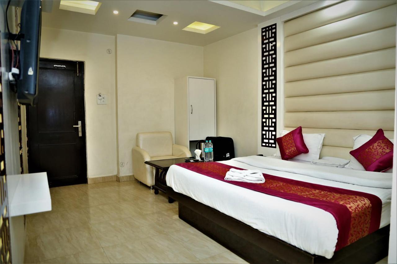Hotel Suzi International, Near New Delhi Station Buitenkant foto